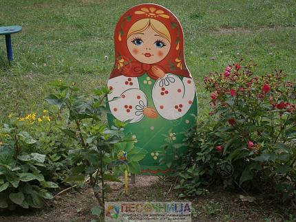 Уличная фигура "Матрешка зеленая"