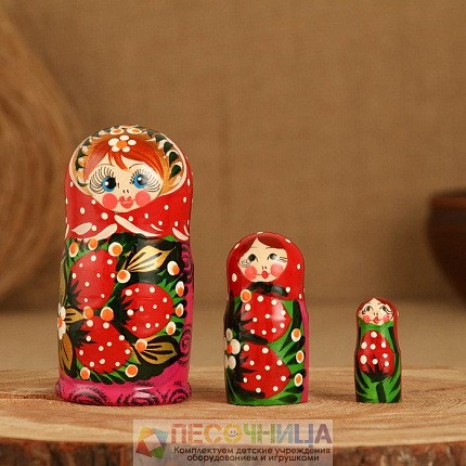 Матрёшка 3-х кукольная "Катя" ягоды, 11см, ручная роспись.
